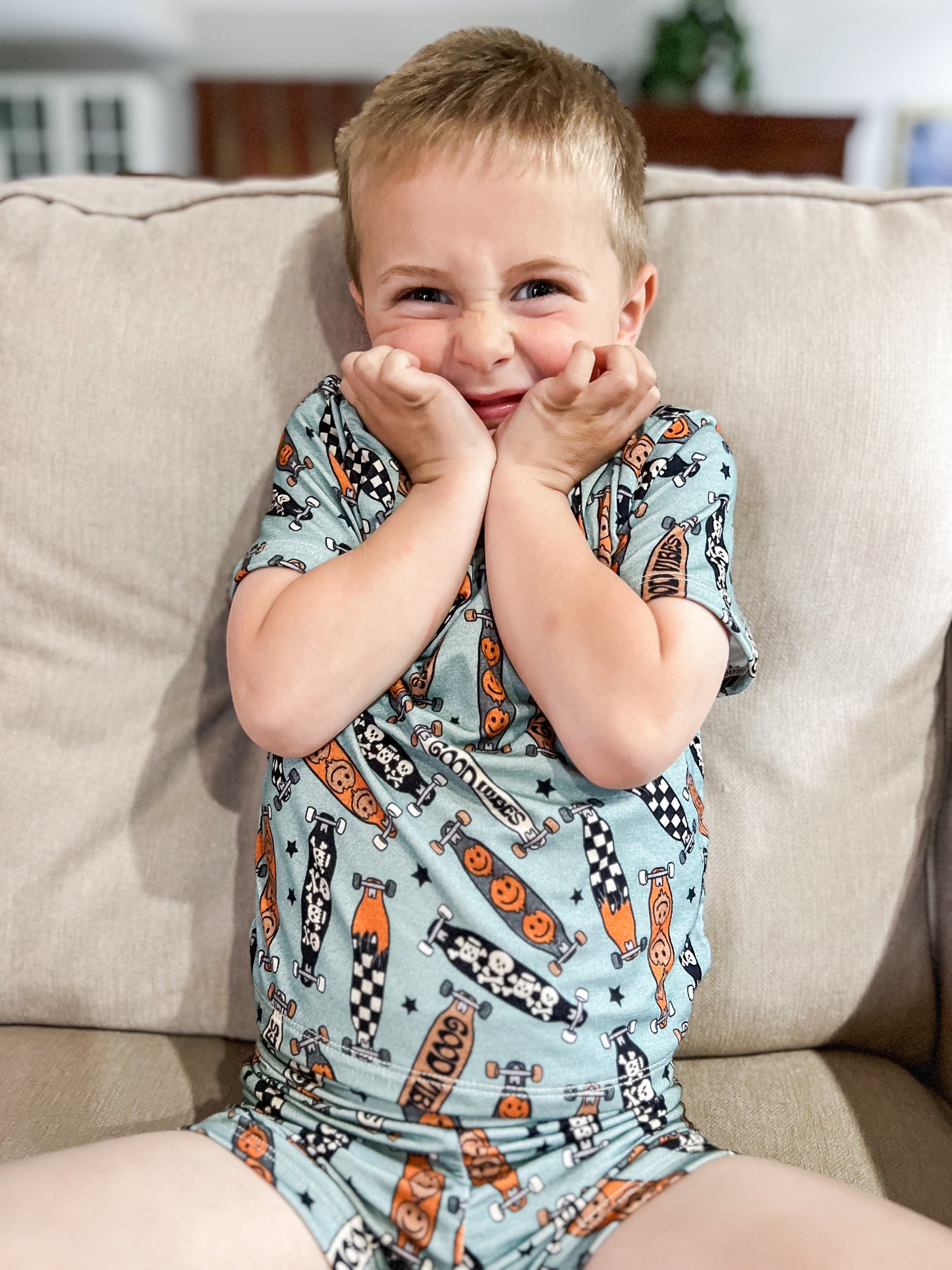 Bamboo good vibes pajama set