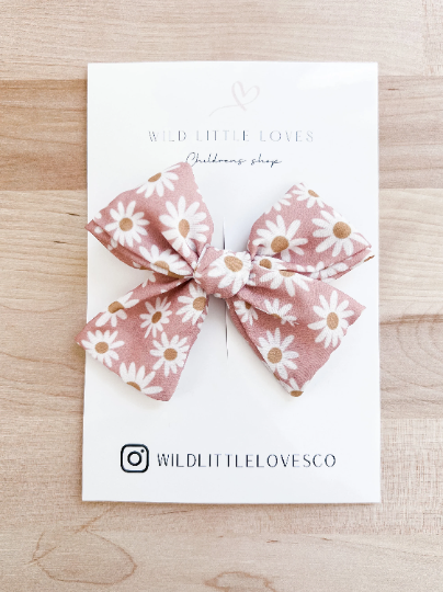 Retro daisy bow